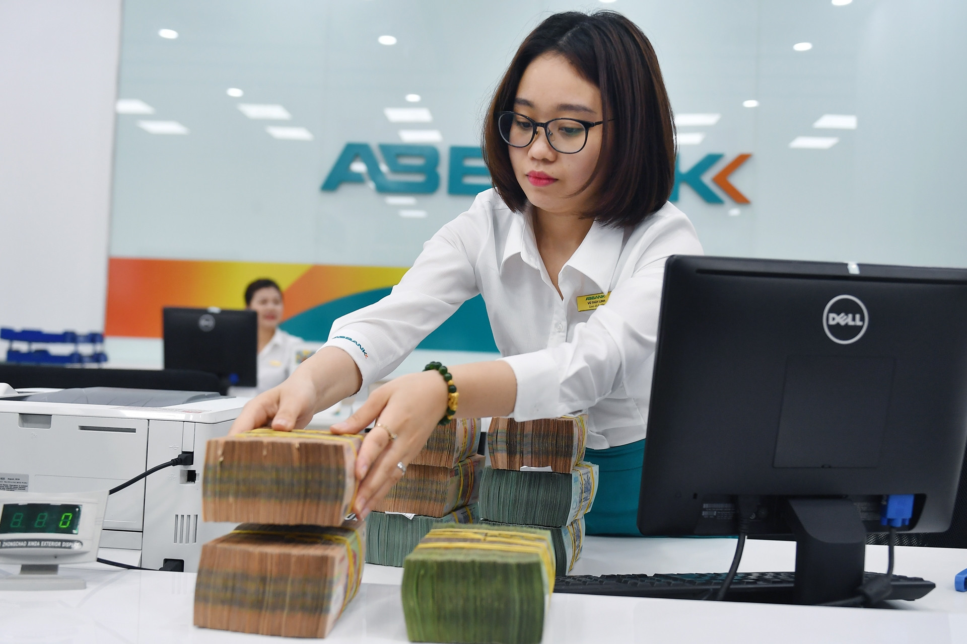 Lãi suất ngân hàng hôm nay 12/5/2025: Lãi suất đặc biệt cao nhất 9,65%/năm
