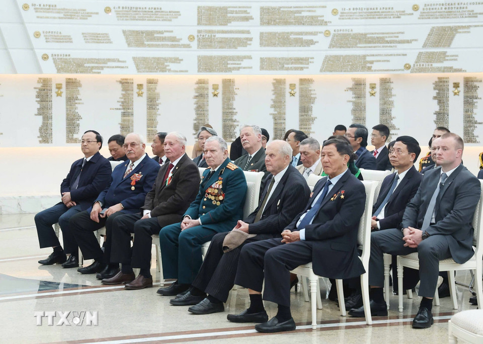 tong bi thu gap mat tri an nhung nguoi ban belarus cua viet nam 6.jpg