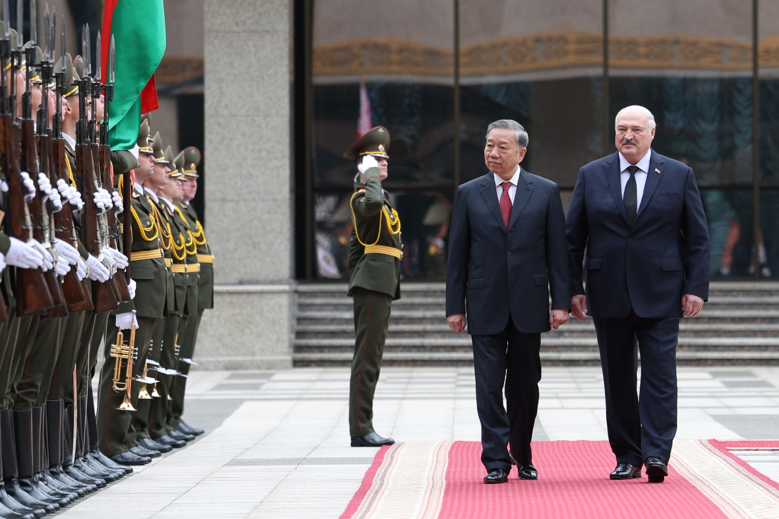 Tổng thống Belarus chủ trì lễ đón Tổng Bí thư Tô Lâm