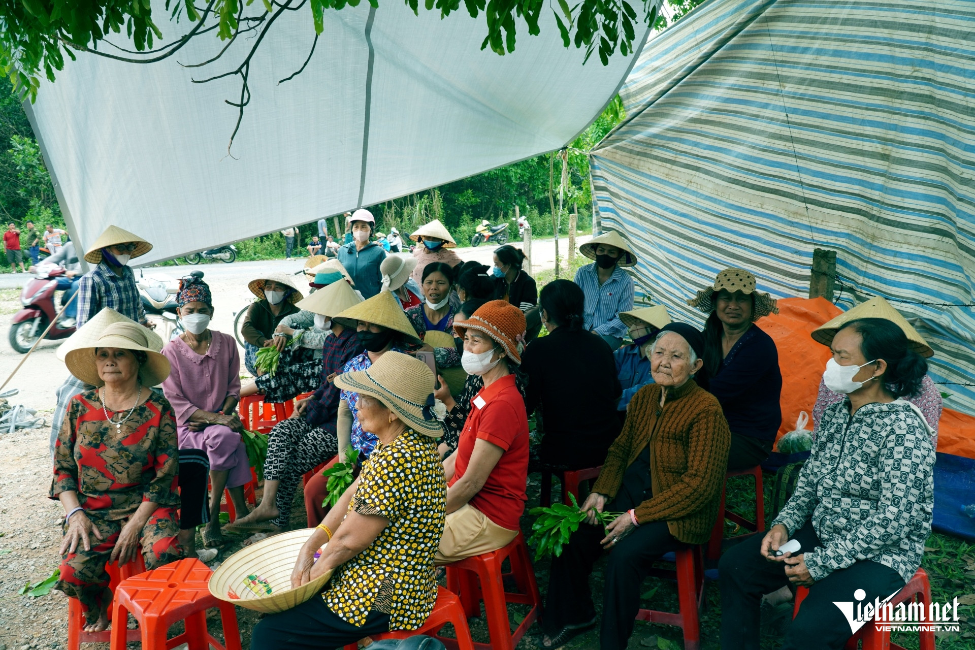 W-a2Rác thải tràn ngập phố.JPG.jpg