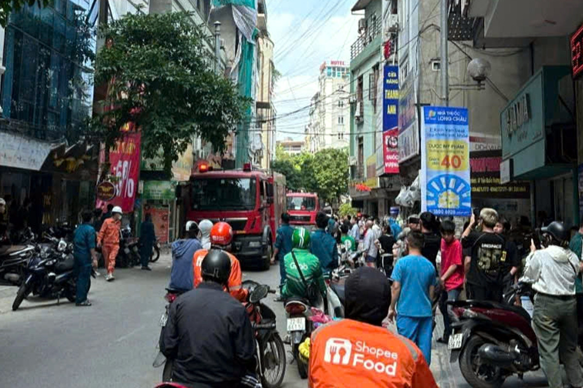 Bản tin chiều 13/5: Cháy dữ dội ở quận Cầu Giấy, người dân hoảng loạn tháo chạy
