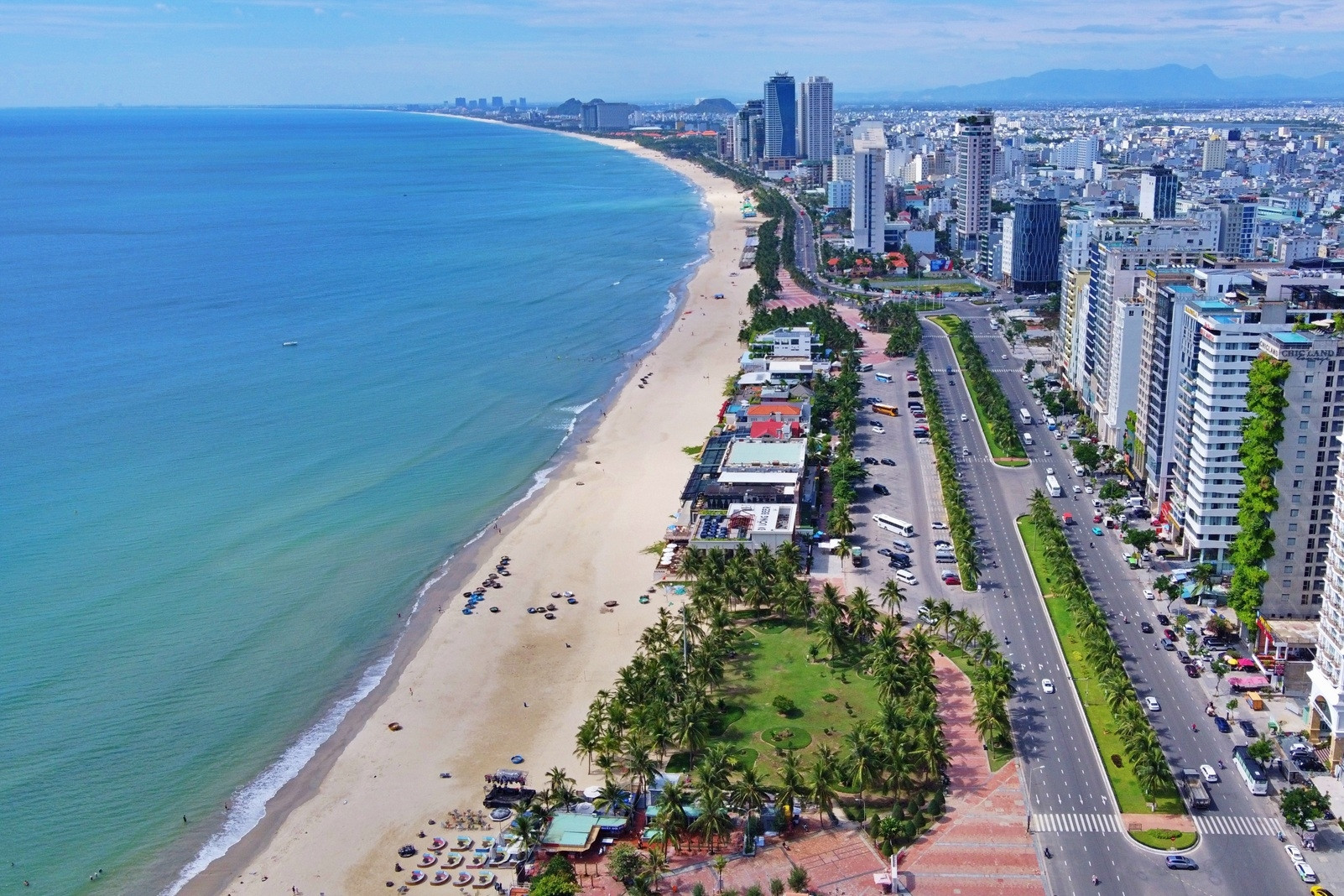 'Bãi biển quyến rũ nhất hành tinh' bốc mùi mỗi chiều, Đà Nẵng tìm ra thủ phạm
