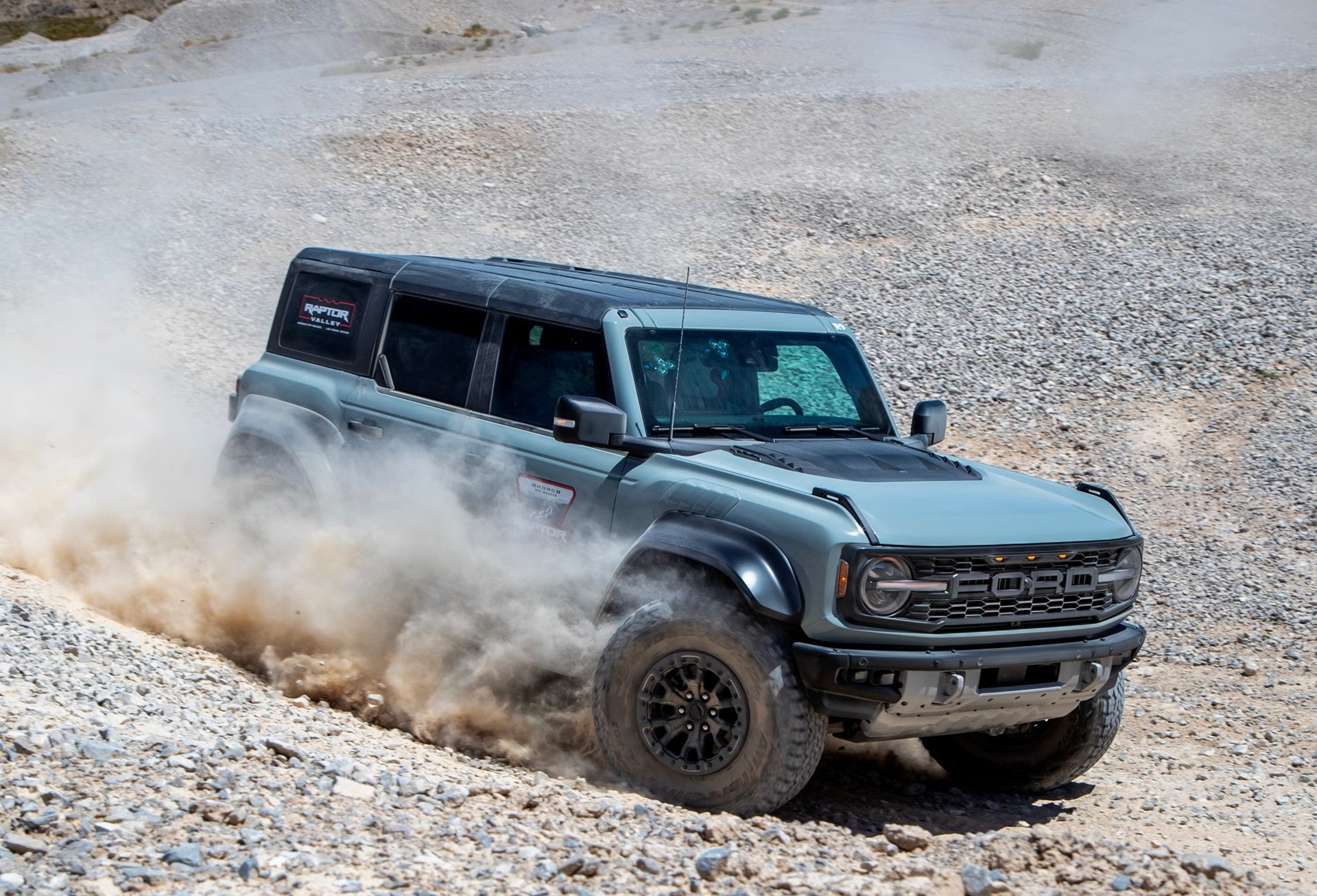 bronco suv 2.jpg