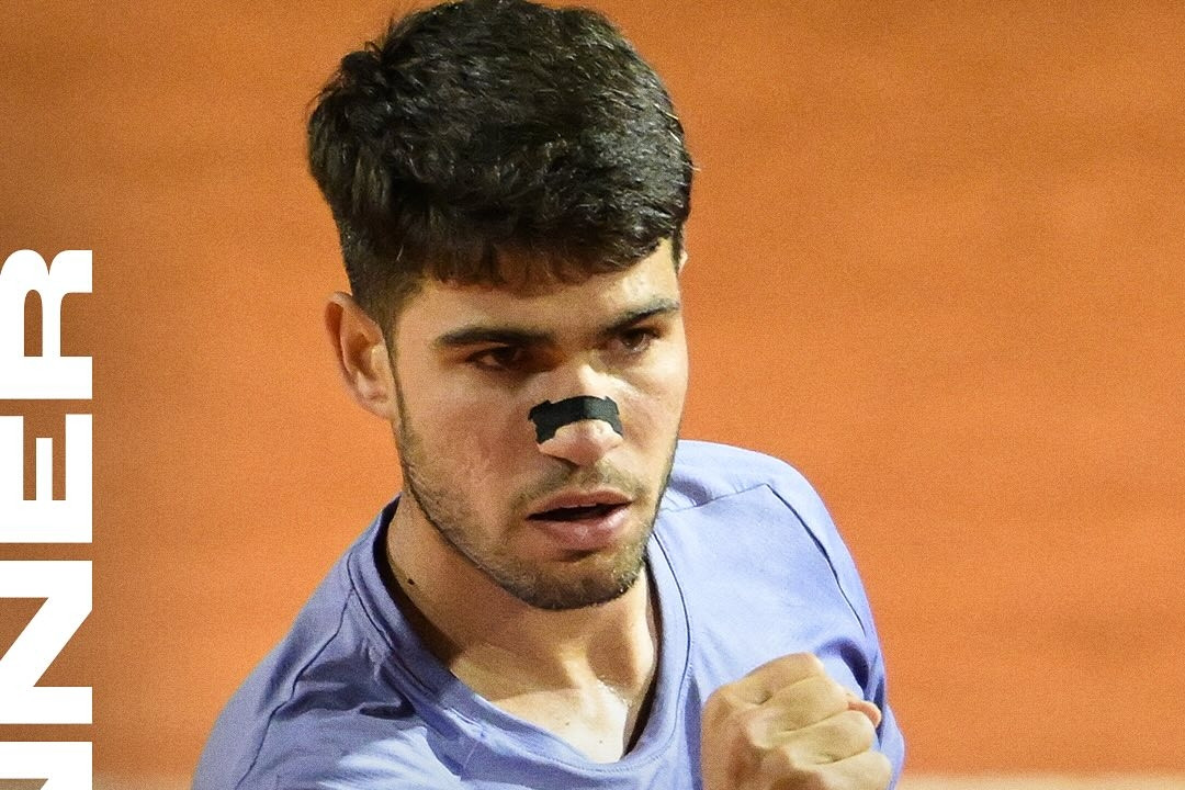 Carlos Alcaraz thắng nghẹt thở Khachanov, vào tứ kết Rome Open