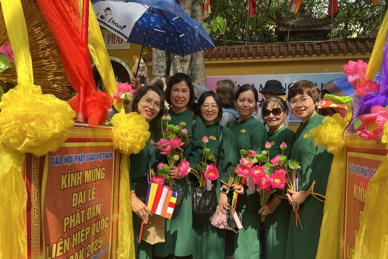 Cung rước xá lợi Phật về chùa Quán Sứ: Minh chứng của sự tự do tín ngưỡng