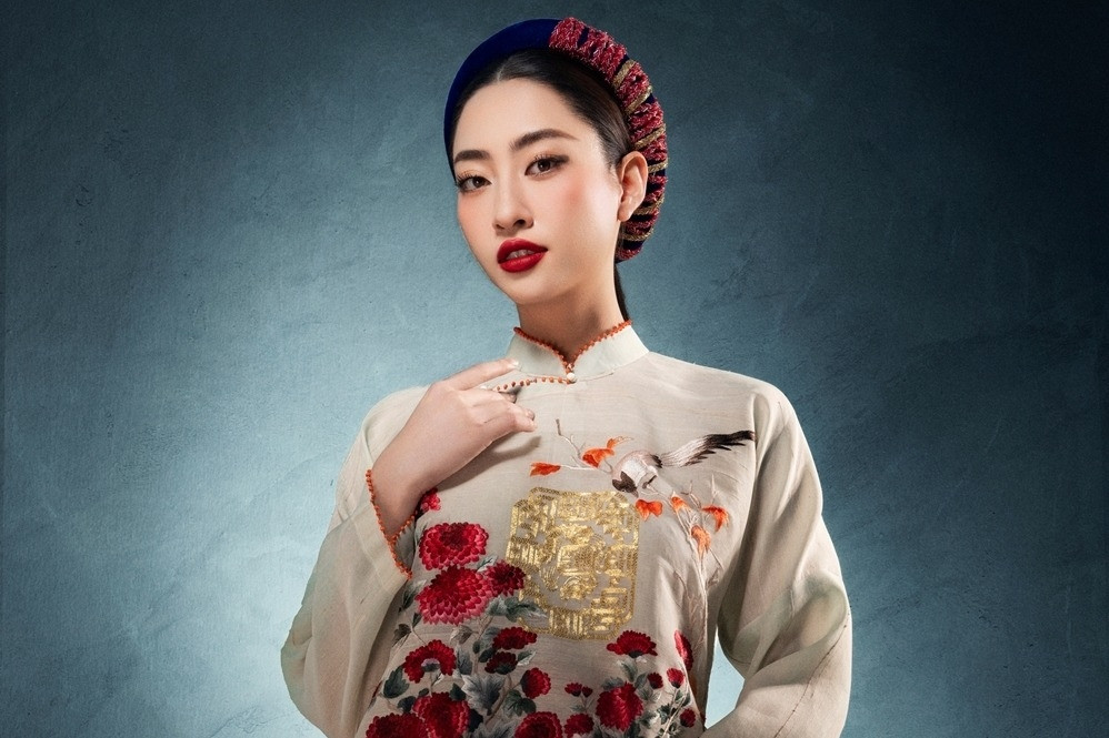 Hoa hậu Lương Thùy Linh đẹp lạnh lùng