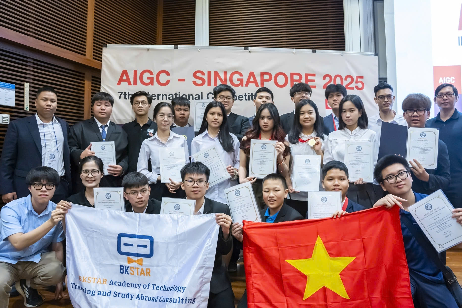 Học sinh Việt Nam giành giải cao nhất tại cuộc thi khoa học công nghệ AIGC 2025
