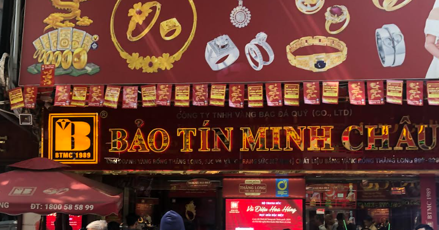 Giá vàng giảm mạnh từ đỉnh 124 triệu đồng/lượng...