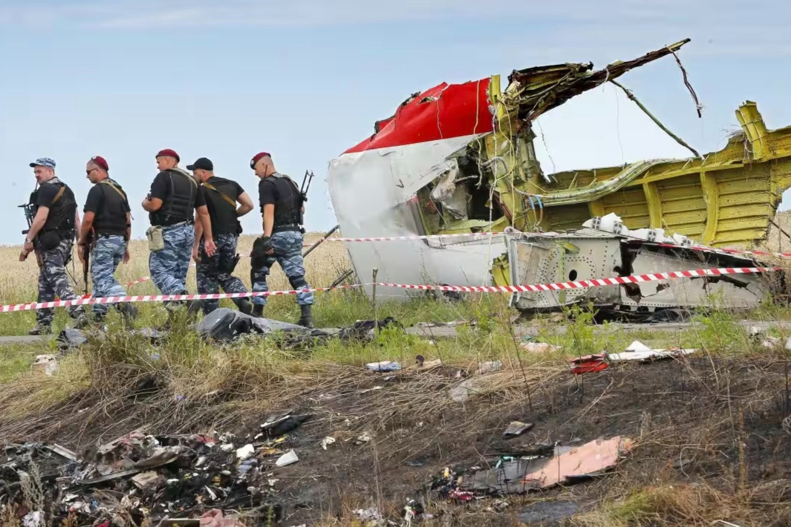 mảnh vỡ MH17. EPA