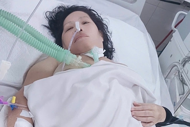 Người phụ nữ đơn thân bệnh nặng, cầu xin bác sĩ cho về nhà chờ phép màu