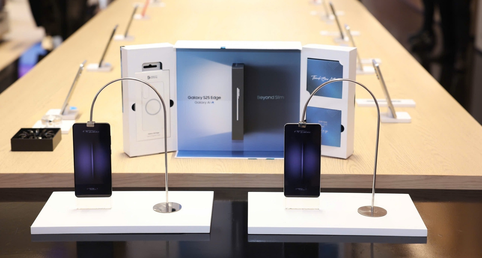 Samsung mở bán Galaxy S25 Edge giới hạn, Việt Nam chỉ có 135 chiếc