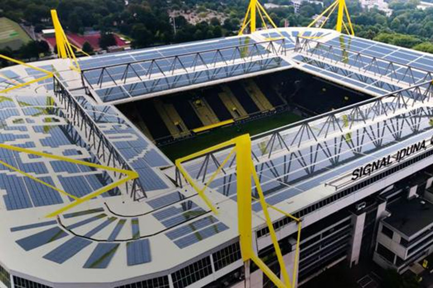 Sân vận động lắp đặt 11.000 tấm pin mặt trời