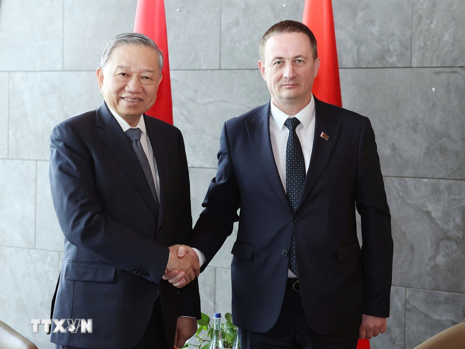 tong bi thu to lam gap thu tuong belarus aleksandr turchin 8028174 2.jpg