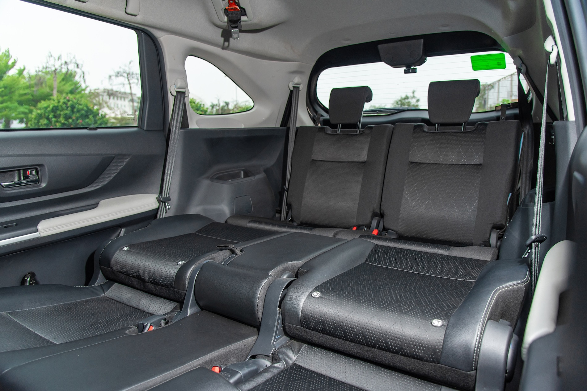 Veloz Cross Anh 4.jpg