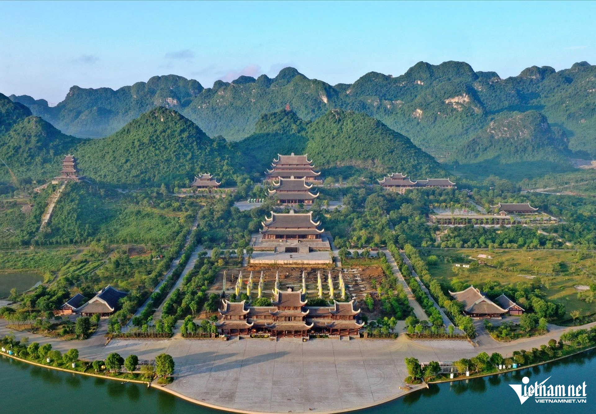 W-Tam chúc rước xá lợi phật.JPG.jpg