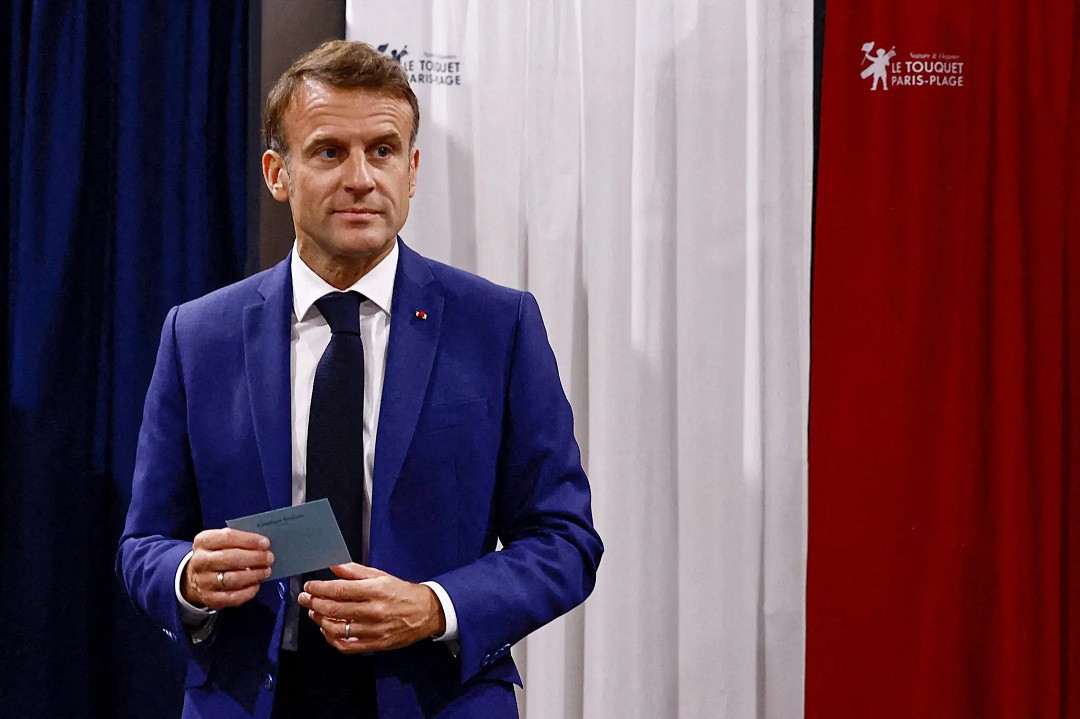 01macron analysis 1 vlkm superJumbo.jpg