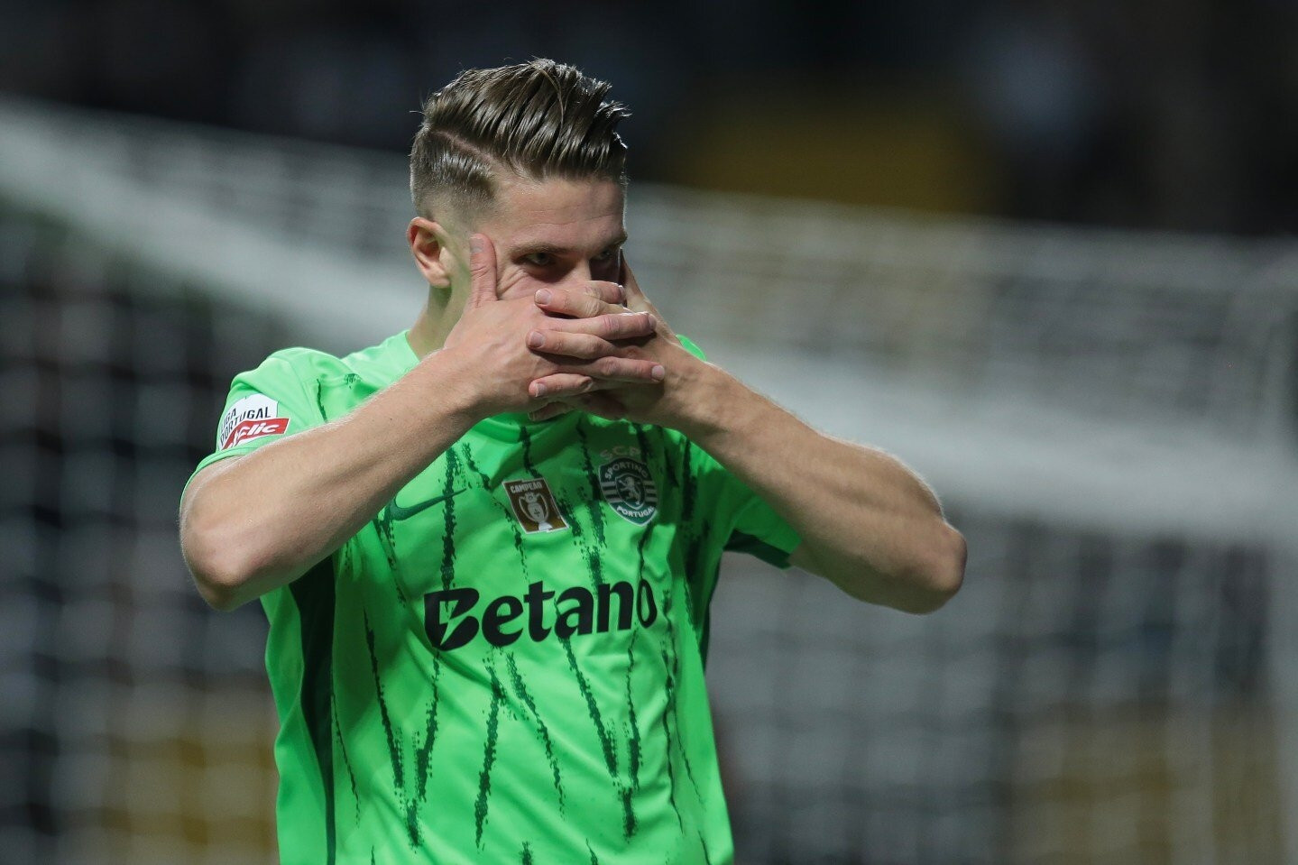 Arsenal ráo riết chiêu mộ 'máy ghi bàn' 60 triệu bảng