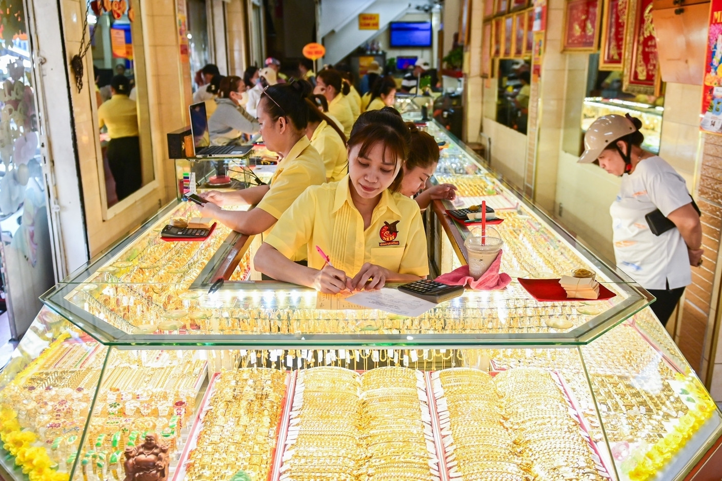 Công bố ‘đường dây nóng’ để quản lý sản xuất vàng trang sức mỹ nghệ