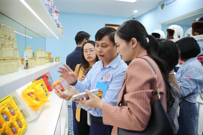 hinh 3 huong dan khach hang mua dung san pham yen sao khanh hoa 17471326675231953408813.jpg