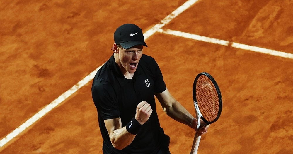 Jannik Sinner phục hận Cerundolo, giành vé vào tứ kết Rome Open