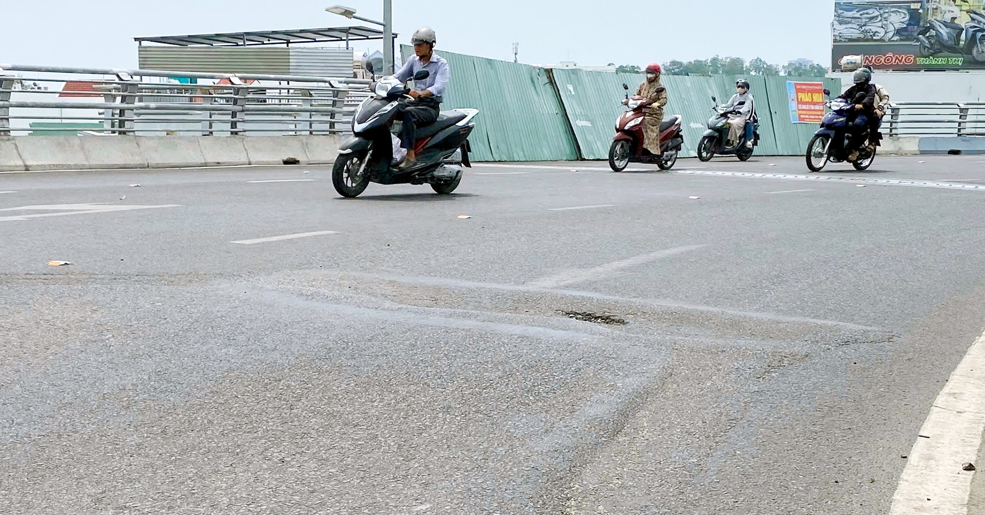 ‘Siêu âm’ mặt đường tìm nguyên nhân sụt lún dự án 1.350 tỷ của Tập đoàn Phúc Sơn