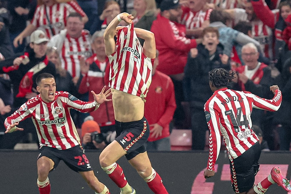 Xác định 2 đội bóng tham dự trận cầu đắt giá nhất hành tinh