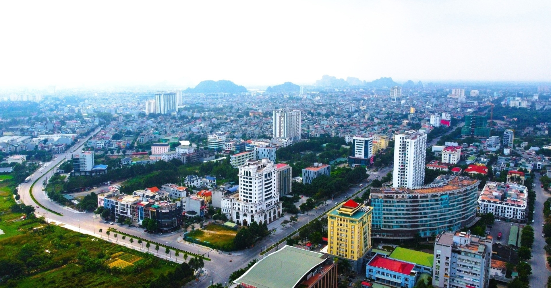 Thanh Hóa nêu điều kiện của cán bộ cho chức danh Bí thư, Chủ tịch xã