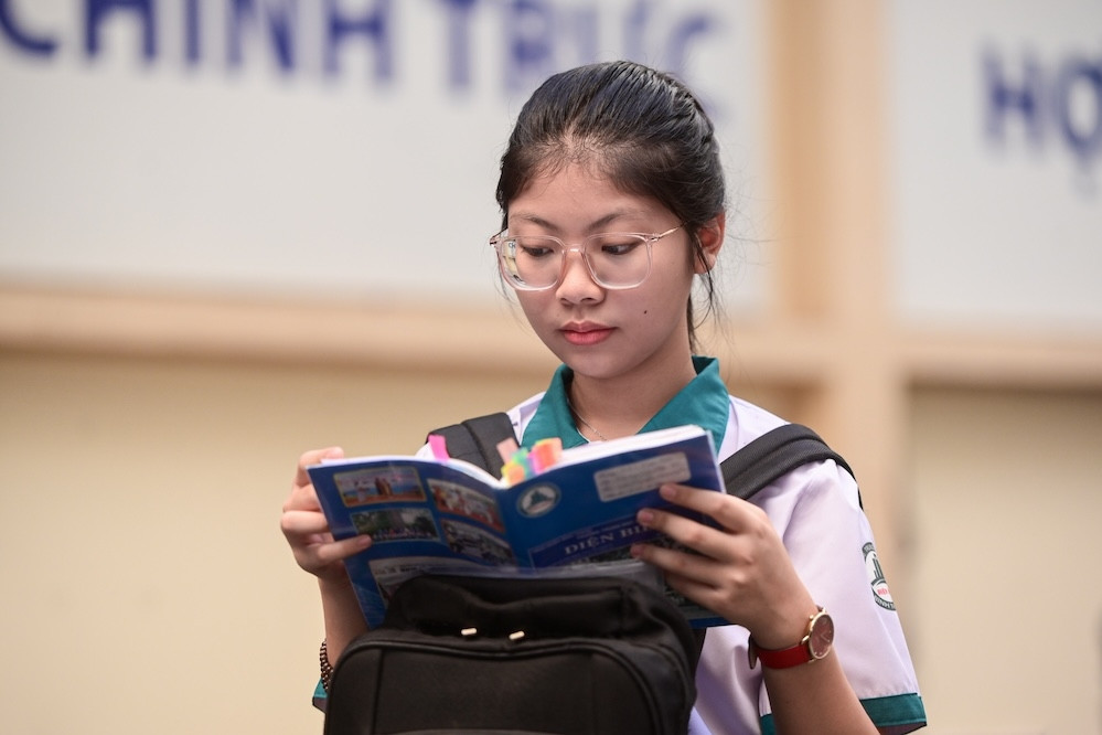 1 chọi 12 vào chuyên Anh lớp 10 Trường Phổ thông Năng khiếu