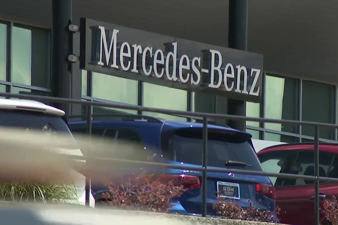 40 phút bàng hoàng của nữ nhân viên đại lý Mercedes bị khách hàng bắt cóc