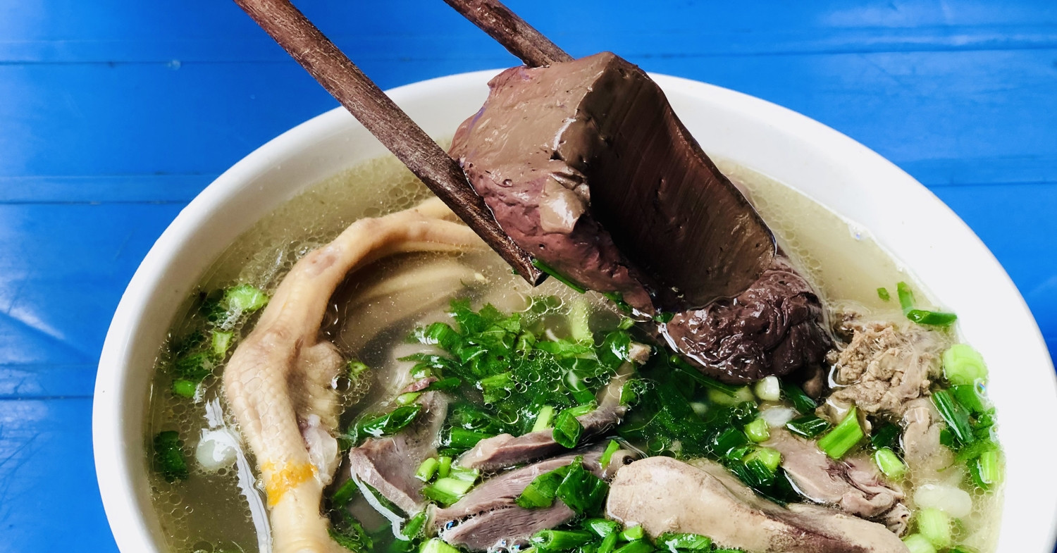 5 không khi ăn tiết lợn luộc