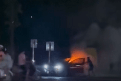 Bản tin sáng 15/5: Ô tô tông xe máy ở Hà Nội, lửa bùng lên trong khoang lái