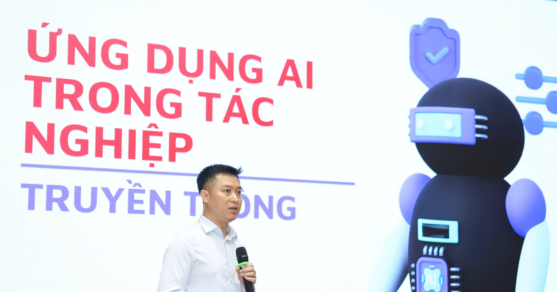 AI không thay thế, mà hỗ trợ nhà báo làm việc tốt hơn