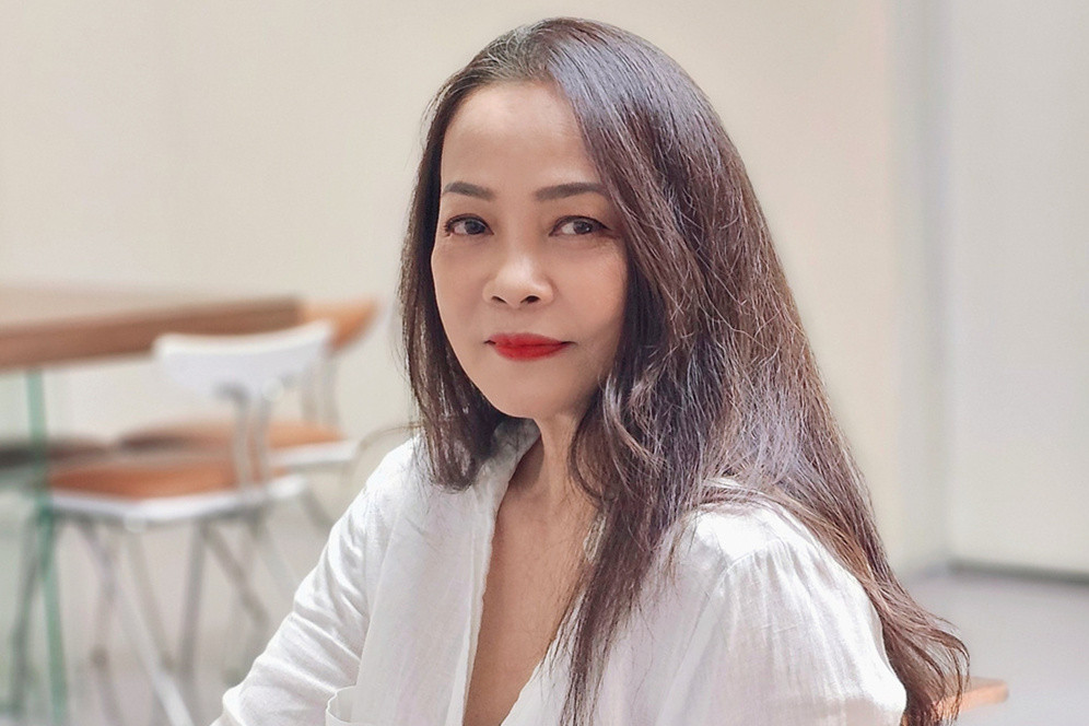 Ca sĩ Hồng Hạnh tuổi 61 vẫn trẻ đẹp, sở hữu nhà triệu đô