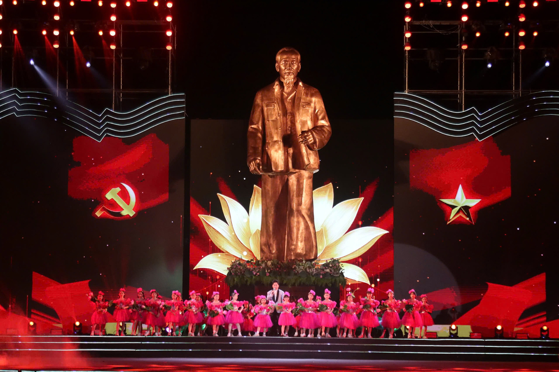 Bác Hồ3.jpg