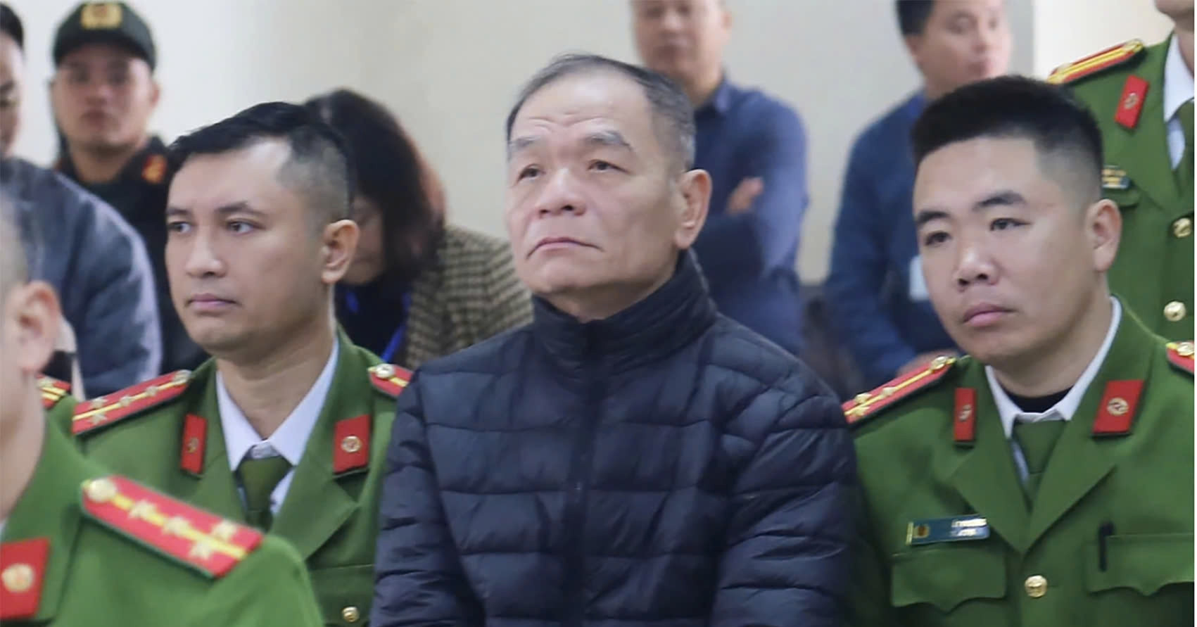 Bị cáo Lê Thanh Vân yêu cầu hoãn phiên tòa vì vắng luật sư bào chữa