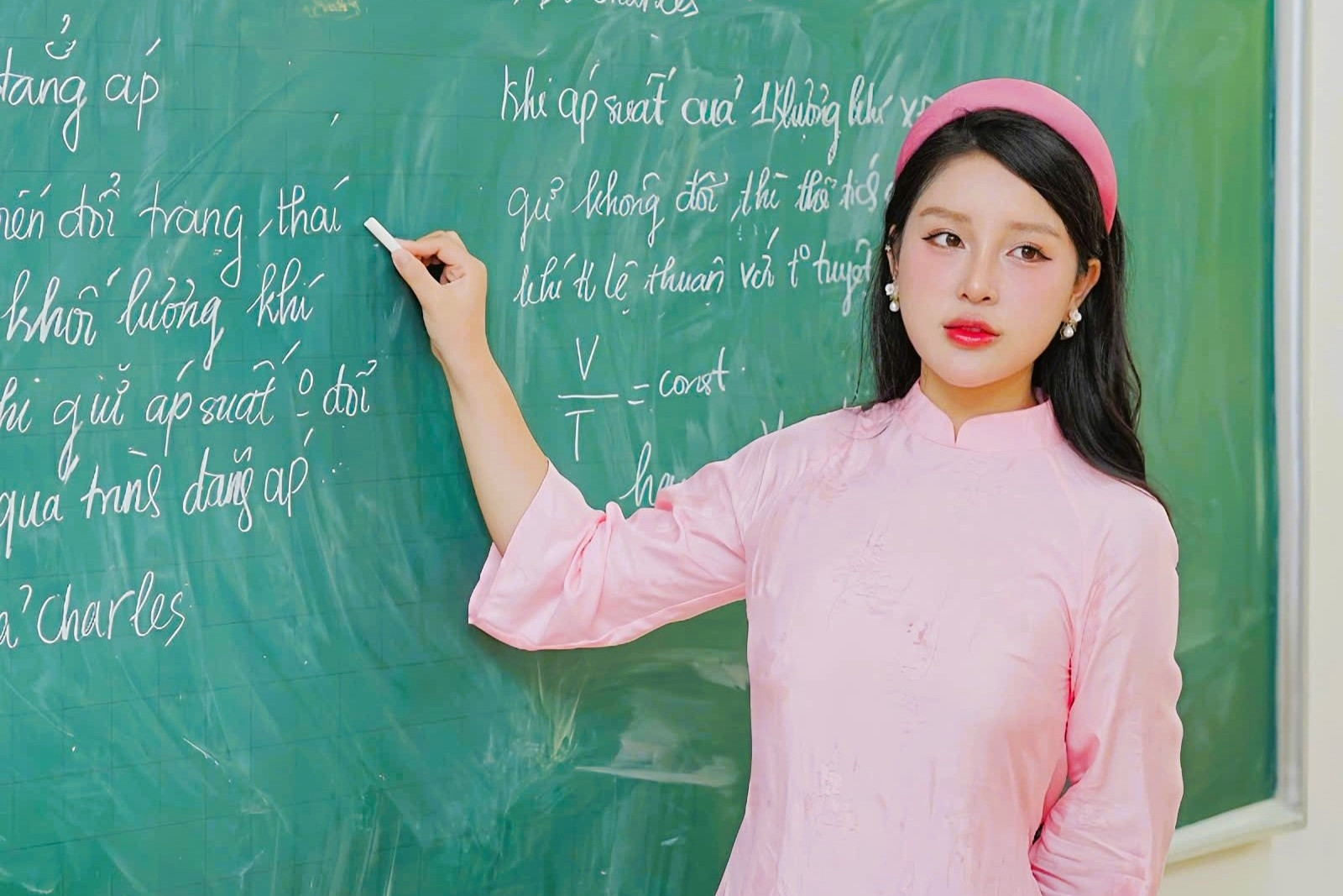 Bộ GD-ĐT sửa quy định trả lương dạy thêm giờ cho giáo viên