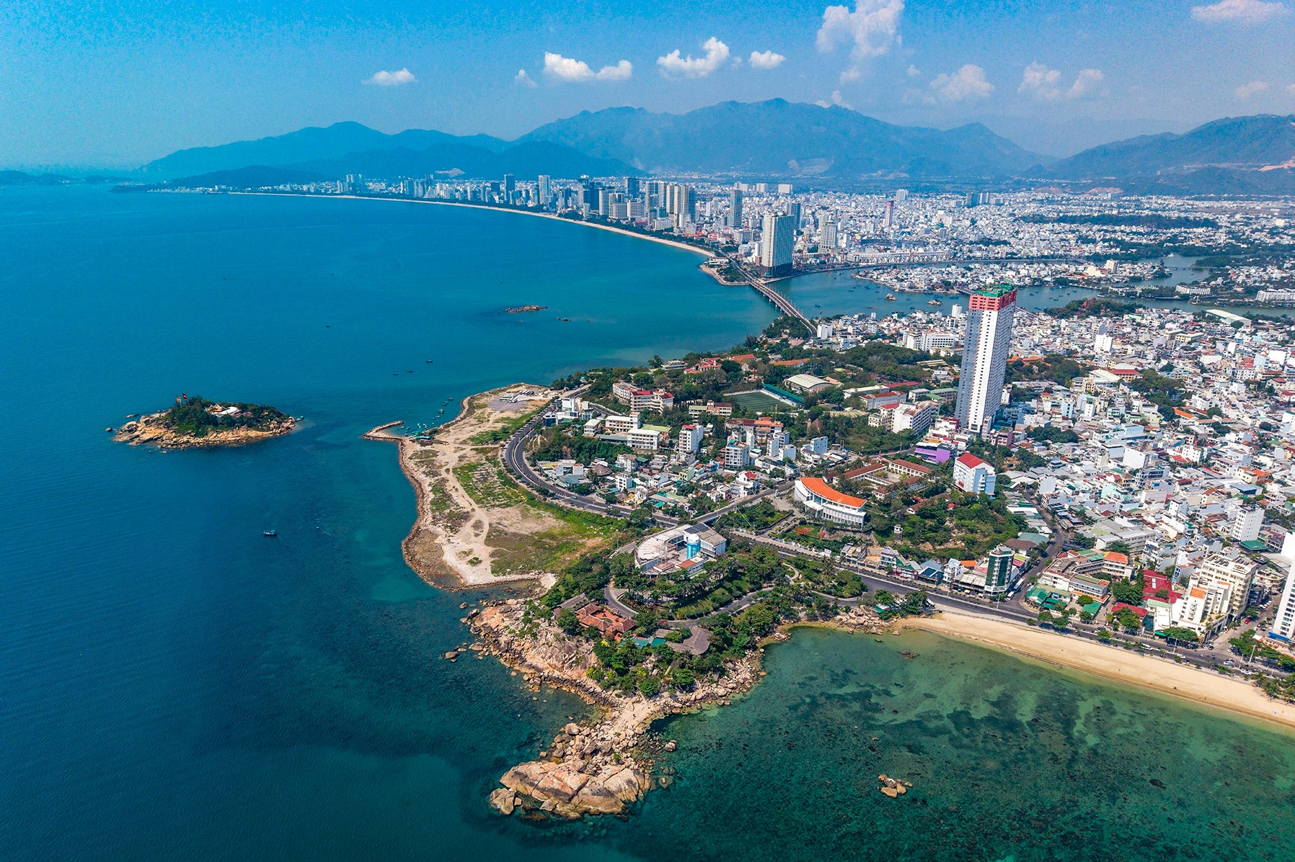 Cán bộ Ninh Thuận ra Khánh Hòa công tác sẽ 'có nhà ở, xe đưa đón hàng tuần'