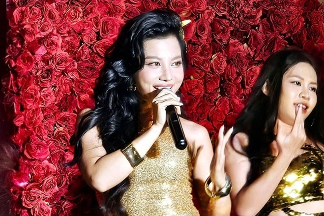 Chia tay bạn trai ngoại quốc, Phượng Vũ đầu tư EP mới 'đáng giá 1 chiếc xe hơi'