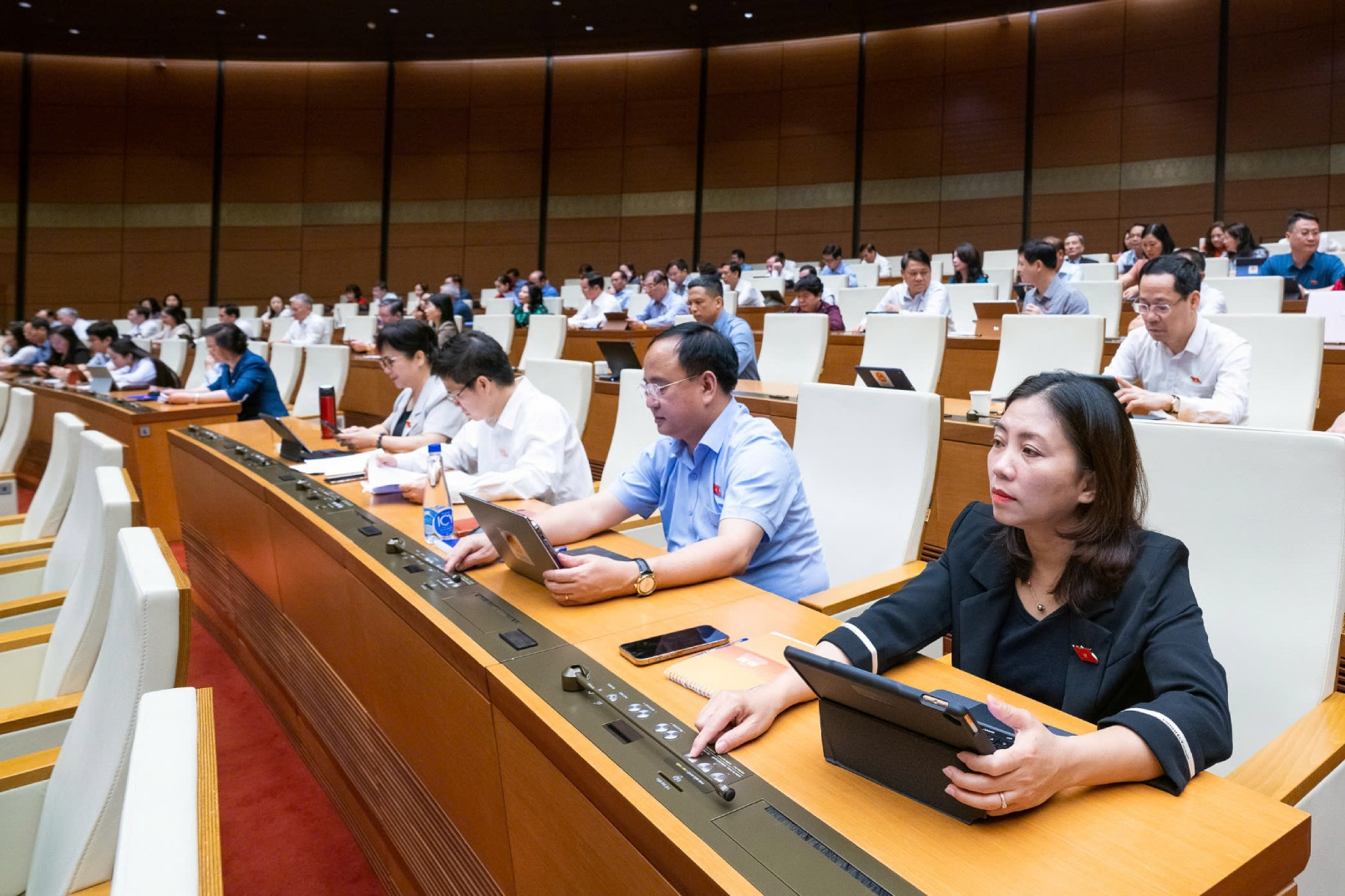 Điều chỉnh kỳ họp Quốc hội, bổ sung thêm nhiều nội dung