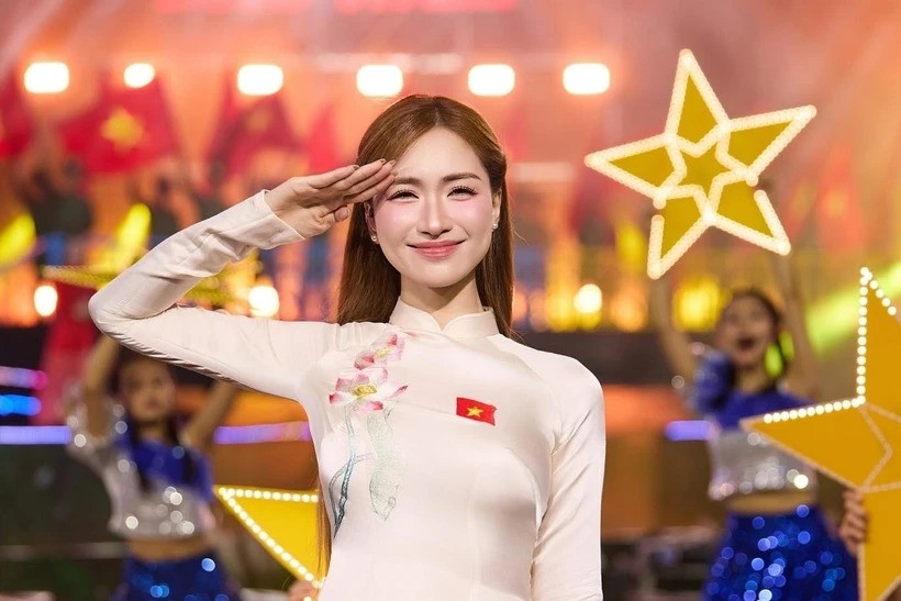 Hòa Minzy tham gia chương trình nghệ thuật đặc biệt tại quảng trường Ba Đình