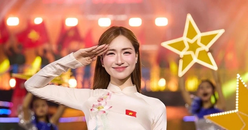 Hòa Minzy tham gia chương trình nghệ thuật đặc biệt tại quảng trường Ba Đình