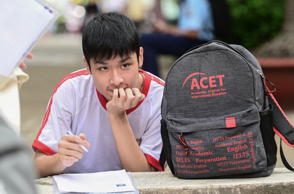 học sinh 10 TPHCM 2.jpg