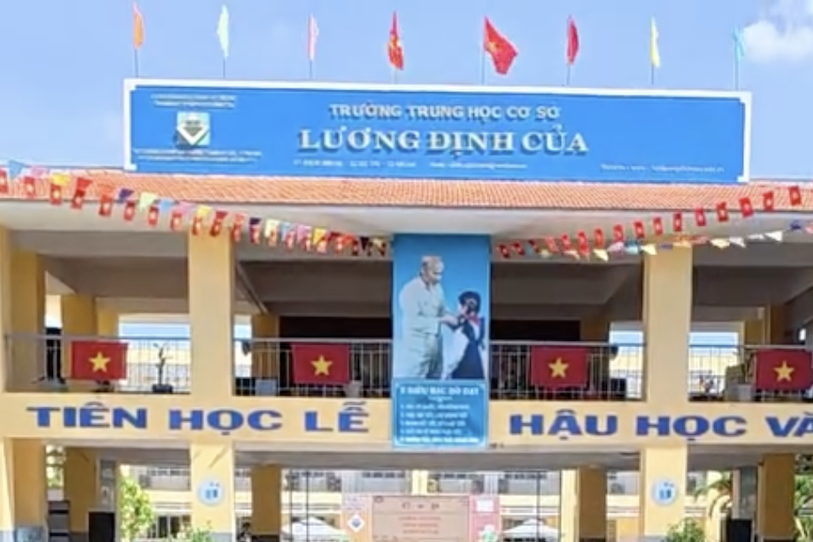 Học sinh lớp 7 ở TPHCM rơi lầu xuống đất, chấn thương đốt sống lưng