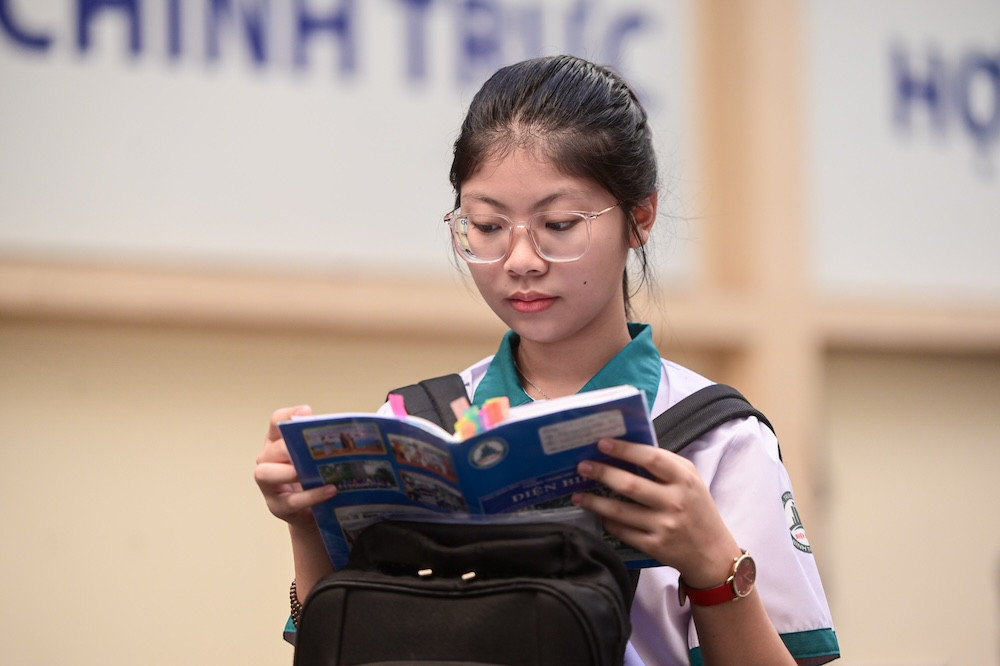 học sinh, thi lớp 10 11.jpg