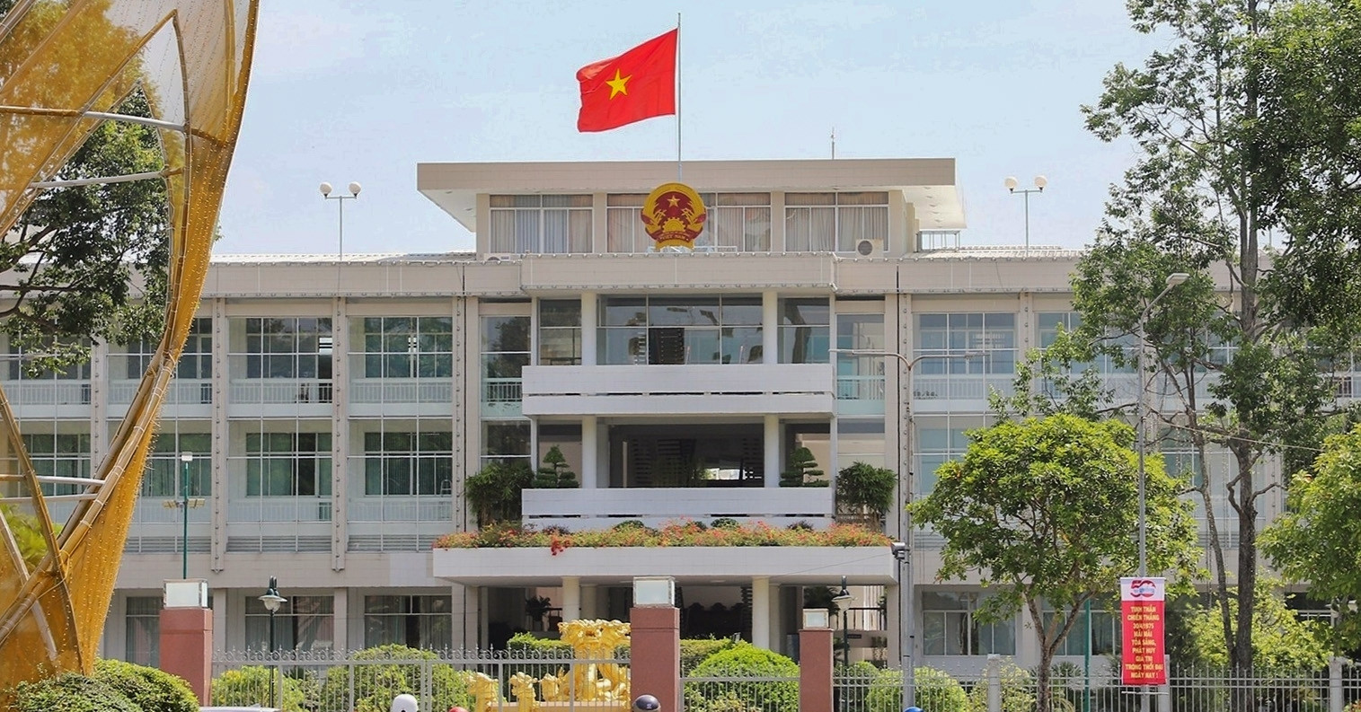Kỷ luật cảnh cáo Chánh văn phòng UBND TP Cần Thơ