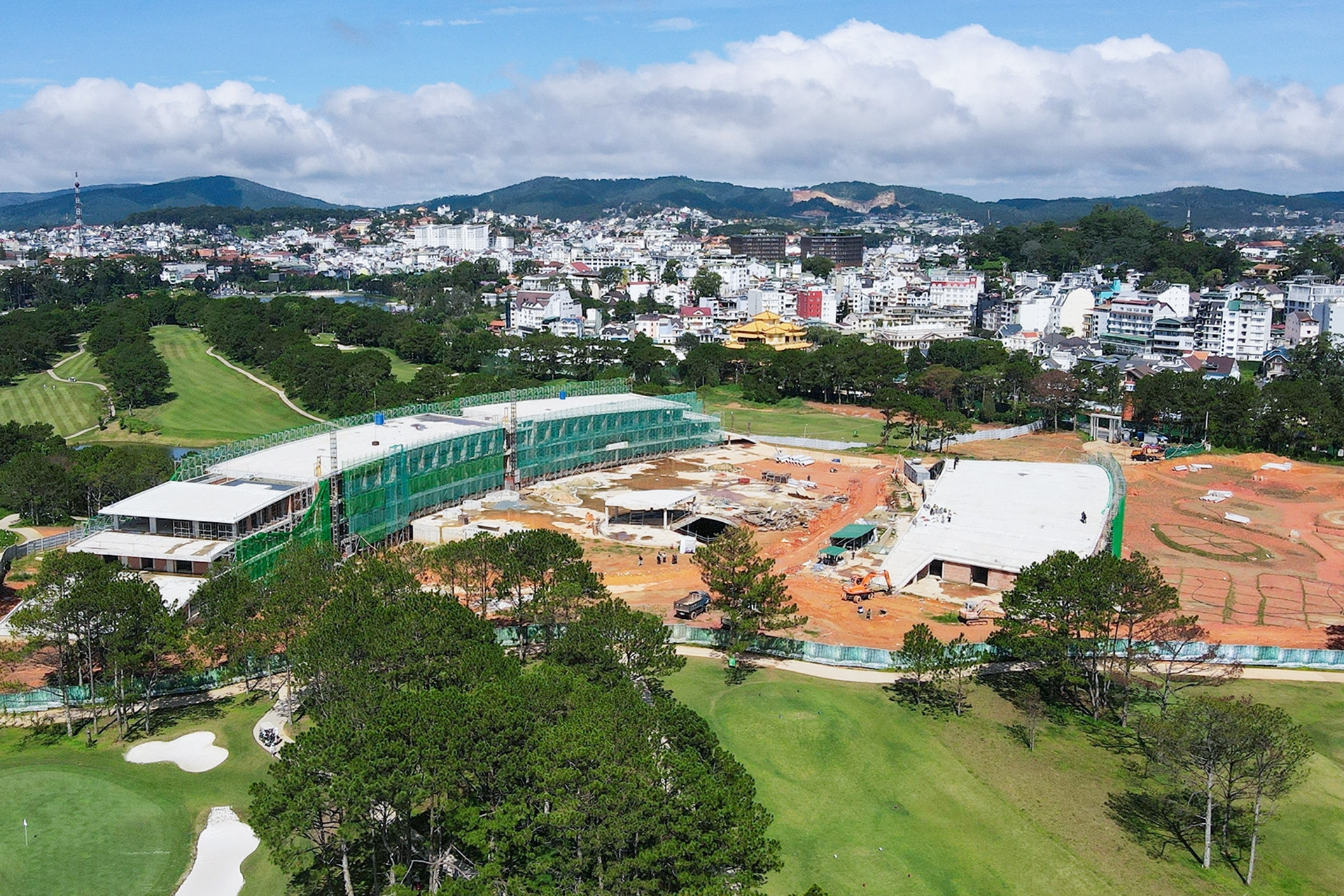 Lâm Đồng kỷ luật cán bộ liên quan sai phạm tại dự án sân golf Đồi Cù Đà Lạt