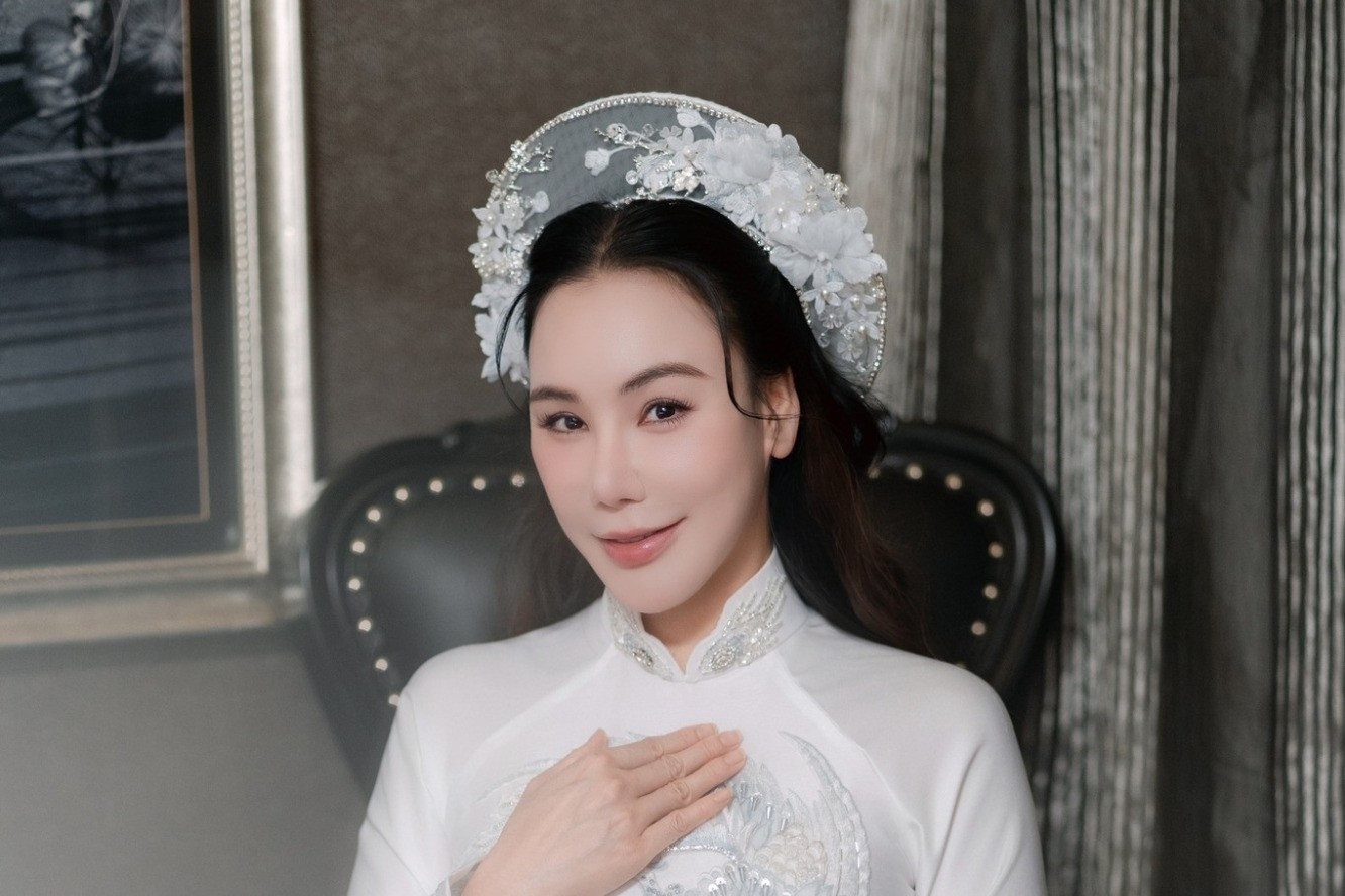 Lần hiếm hoi Hồ Quỳnh Hương chia sẻ về chồng sắp cưới hơn 2 tuổi