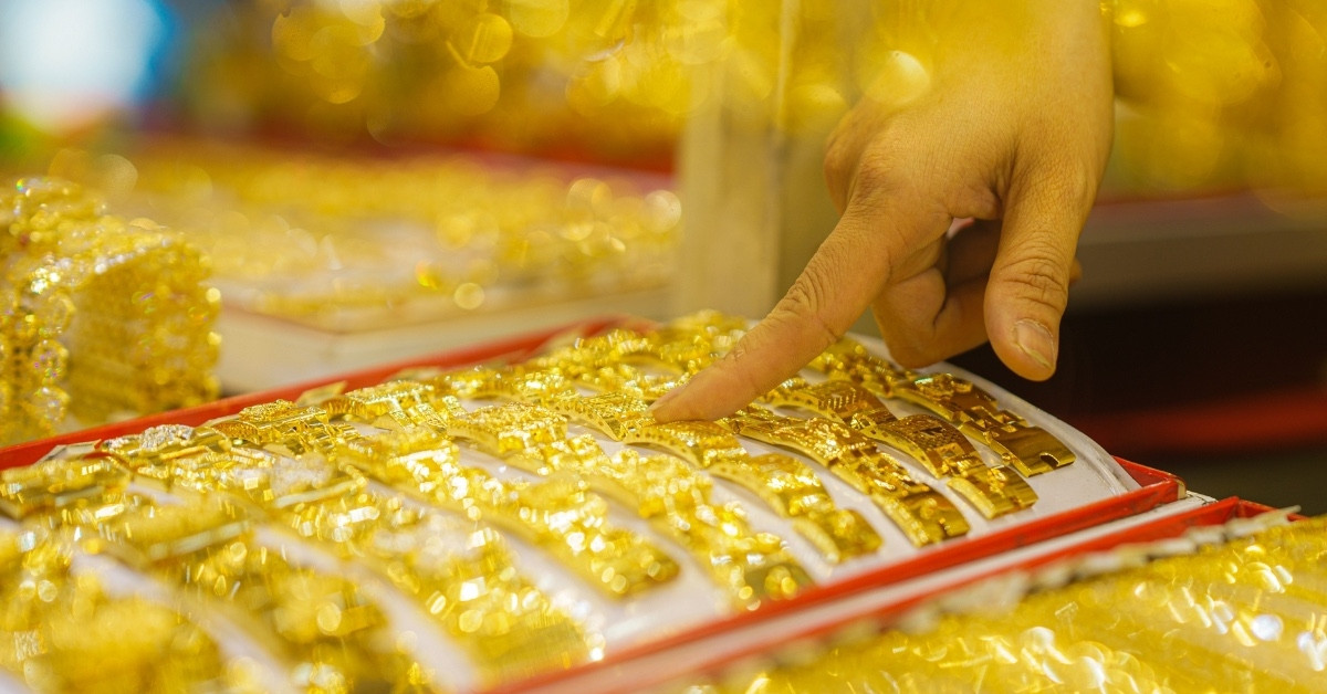 Giá vàng hôm nay 16/5/2025: Thế giới giảm sâu, ...