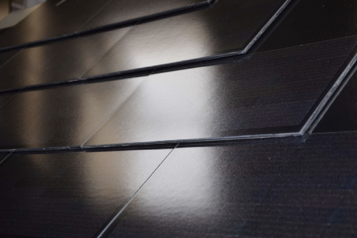 Một doanh nghiệp ở Thuỵ Sĩ chuẩn bị sản xuất ngói năng lượng mặt trời quy mô lớn