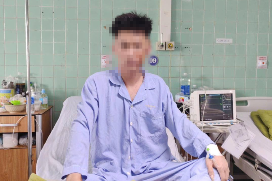 Nam thanh niên đi cấp cứu lúc nửa đêm với thanh gỗ xuyên ngực